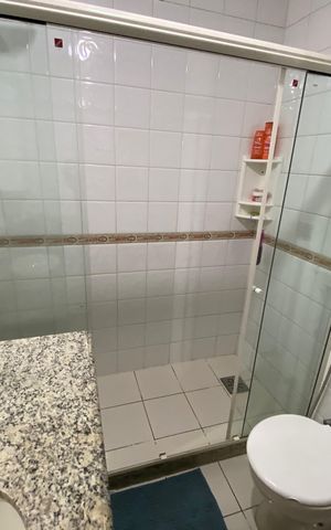 Casa à venda com 360m², 5 quartos e 4 vagas Casa à venda com 360m², 5 quartos e 4 vagasBanheiro 2