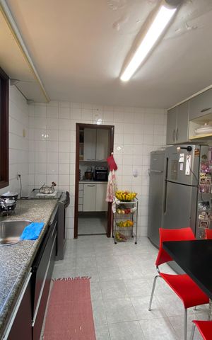 Casa à venda com 360m², 5 quartos e 4 vagas Casa à venda com 360m², 5 quartos e 4 vagasCozinha