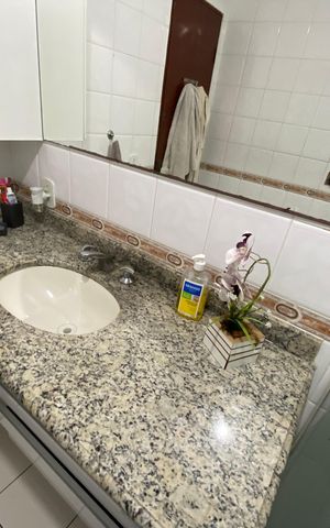 Casa à venda com 360m², 5 quartos e 4 vagas Casa à venda com 360m², 5 quartos e 4 vagasBanheiro 2