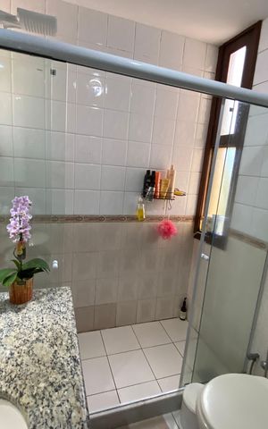 Casa à venda com 360m², 5 quartos e 4 vagas Casa à venda com 360m², 5 quartos e 4 vagasBanheiro Suite
