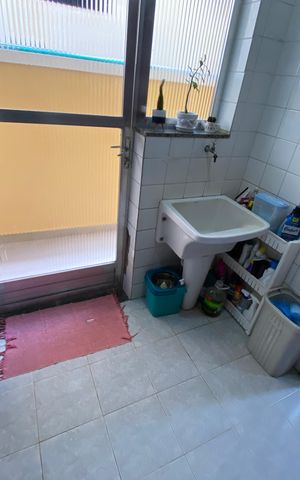 Casa à venda com 360m², 5 quartos e 4 vagas Casa à venda com 360m², 5 quartos e 4 vagasÁrea de Serviço