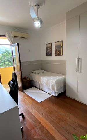 Casa à venda com 360m², 5 quartos e 4 vagas Casa à venda com 360m², 5 quartos e 4 vagasQuarto 2