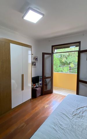 Casa à venda com 360m², 5 quartos e 4 vagas Casa à venda com 360m², 5 quartos e 4 vagasQuarto 3