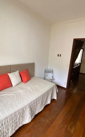 Casa à venda com 360m², 5 quartos e 4 vagas Casa à venda com 360m², 5 quartos e 4 vagasQuarto 3