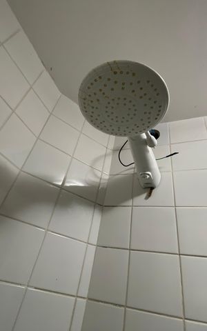 Casa à venda com 360m², 5 quartos e 4 vagas Casa à venda com 360m², 5 quartos e 4 vagasBanheiro Social