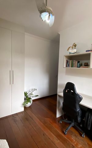 Casa à venda com 360m², 5 quartos e 4 vagas Casa à venda com 360m², 5 quartos e 4 vagasQuarto 2