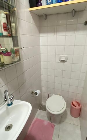 Casa à venda com 360m², 5 quartos e 4 vagas Casa à venda com 360m², 5 quartos e 4 vagasBanheiro Social