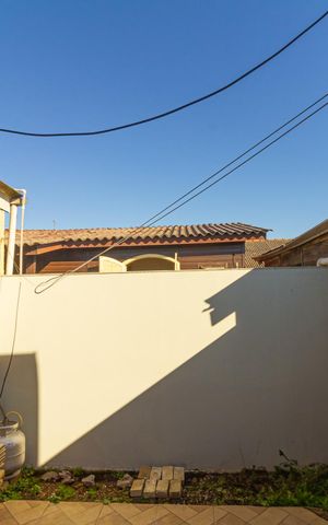 Casa à venda com 350m², 5 quartos e 3 vagas Casa à venda com 350m², 5 quartos e 3 vagasVista do Quarto 2