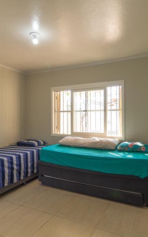 Casa à venda com 350m², 5 quartos e 3 vagas Casa à venda com 350m², 5 quartos e 3 vagasQuarto 1