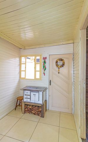 Casa à venda com 350m², 5 quartos e 3 vagas Casa à venda com 350m², 5 quartos e 3 vagasCozinha/Casa 2
