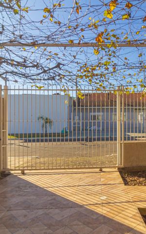 Casa à venda com 350m², 5 quartos e 3 vagas Casa à venda com 350m², 5 quartos e 3 vagasVista do Quarto 1