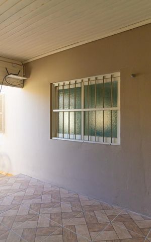 Casa à venda com 350m², 5 quartos e 3 vagas Casa à venda com 350m², 5 quartos e 3 vagasVaranda