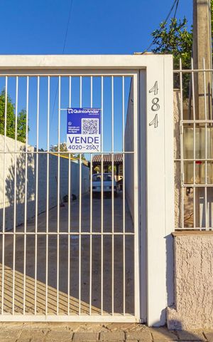Casa à venda com 350m², 5 quartos e 3 vagas Casa à venda com 350m², 5 quartos e 3 vagasCasa 2/Placa instalada