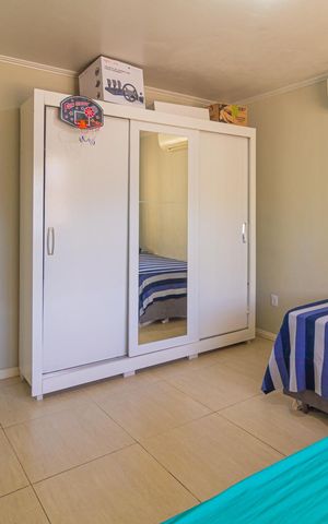 Casa à venda com 350m², 5 quartos e 3 vagas Casa à venda com 350m², 5 quartos e 3 vagasQuarto 1