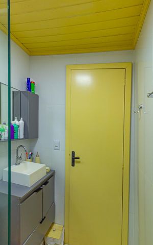 Casa à venda com 350m², 5 quartos e 3 vagas Casa à venda com 350m², 5 quartos e 3 vagasBanheiro/Casa 2