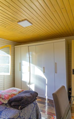 Casa à venda com 350m², 5 quartos e 3 vagas Casa à venda com 350m², 5 quartos e 3 vagasQuarto 2 da Casa 2