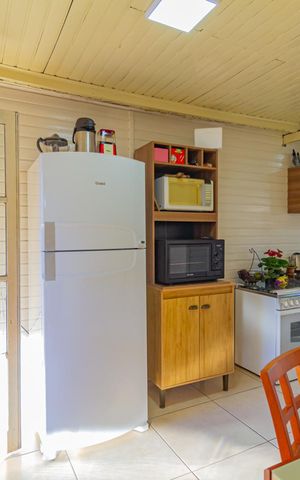Casa à venda com 350m², 5 quartos e 3 vagas Casa à venda com 350m², 5 quartos e 3 vagasCozinha/Casa 2