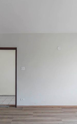 Casa à venda com 125m², 4 quartos e 3 vagas Casa à venda com 125m², 4 quartos e 3 vagasSala