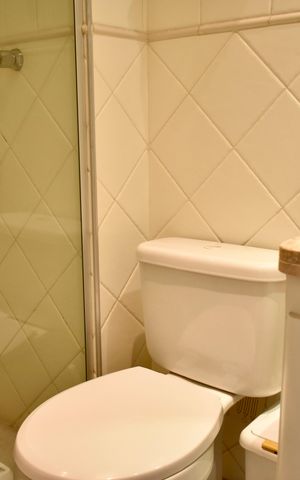 Apartamento à venda com 120m², 3 quartos e 2 vagas Apartamento à venda com 120m², 3 quartos e 2 vagasBanheiro Social