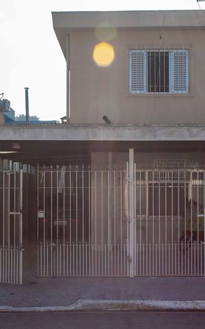 Casa à venda com 232m², 4 quartos e 2 vagasFachada