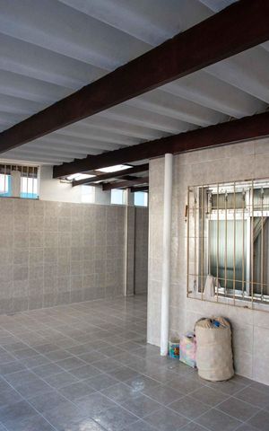 Casa à venda com 232m², 4 quartos e 2 vagasGaragem
