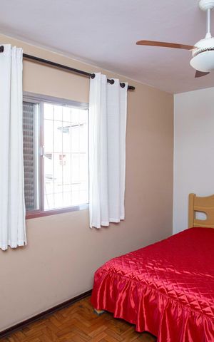 Casa à venda com 232m², 4 quartos e 2 vagasQuarto 1