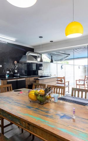 Casa à venda com 260m², 3 quartos e 5 vagas Casa à venda com 260m², 3 quartos e 5 vagasSala de Jantar