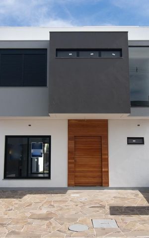Casa de condomínio à venda com 158m², 3 quartos e 2 vagasFachada