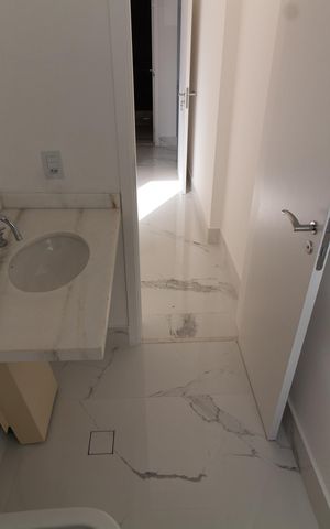 Apartamento à venda com 139m², 3 quartos e 5 vagas Apartamento à venda com 139m², 3 quartos e 5 vagasBanheiro da Suíte 2