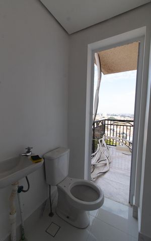 Apartamento à venda com 139m², 3 quartos e 5 vagas Apartamento à venda com 139m², 3 quartos e 5 vagasBanheiro de Serviço