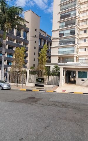 Apartamento à venda com 139m², 3 quartos e 5 vagas Apartamento à venda com 139m², 3 quartos e 5 vagasFachada