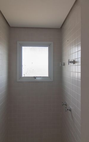 Apartamento à venda com 139m², 3 quartos e 5 vagas Apartamento à venda com 139m², 3 quartos e 5 vagasBanheiro da Suíte 1