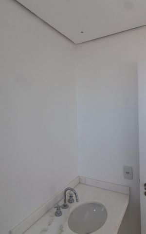 Apartamento à venda com 139m², 3 quartos e 5 vagas Apartamento à venda com 139m², 3 quartos e 5 vagasBanheiro da Suíte 1