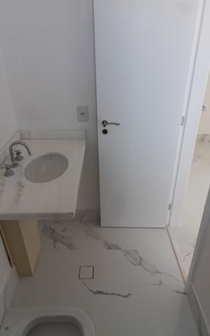 Apartamento à venda com 139m², 3 quartos e 5 vagas Apartamento à venda com 139m², 3 quartos e 5 vagasBanheiro da Suíte 1