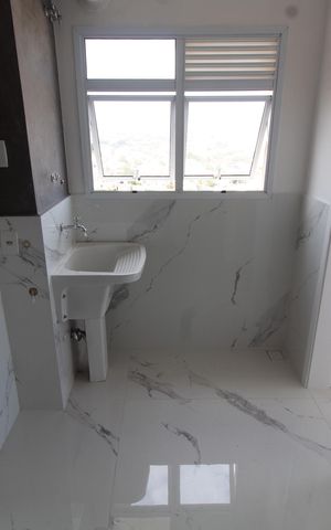 Apartamento à venda com 139m², 3 quartos e 5 vagas Apartamento à venda com 139m², 3 quartos e 5 vagasÁrea de Serviço