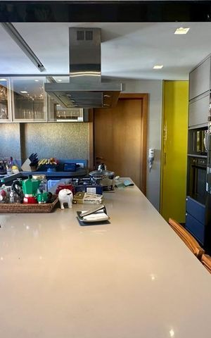 Apartamento à venda com 150m², 4 quartos e 3 vagas Apartamento à venda com 150m², 4 quartos e 3 vagasCozinha