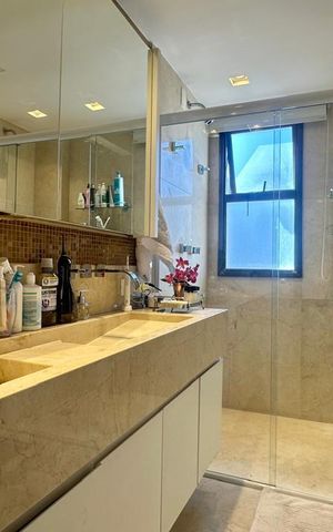 Apartamento à venda com 150m², 4 quartos e 3 vagas Apartamento à venda com 150m², 4 quartos e 3 vagasBanheiro da Suíte 1