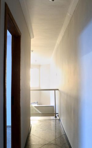 Casa à venda com 185m², 3 quartos e 2 vagas Casa à venda com 185m², 3 quartos e 2 vagasCorredor