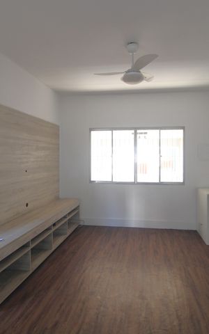 Casa para alugar com 200m², 3 quartos e 2 vagasSala