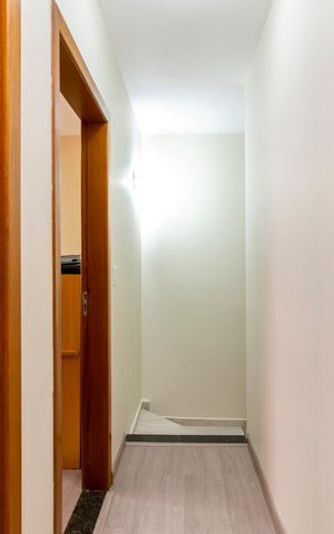 Casa de condomínio à venda com 98m², 3 quartos e 2 vagas Casa de condomínio à venda com 98m², 3 quartos e 2 vagasCorredor