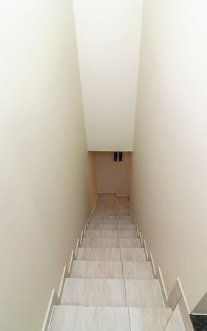 Casa de condomínio à venda com 98m², 3 quartos e 2 vagas Casa de condomínio à venda com 98m², 3 quartos e 2 vagasCorredor
