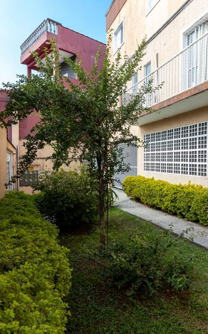 Casa de condomínio à venda com 98m², 3 quartos e 2 vagas Casa de condomínio à venda com 98m², 3 quartos e 2 vagasÁrea comum - Jardim
