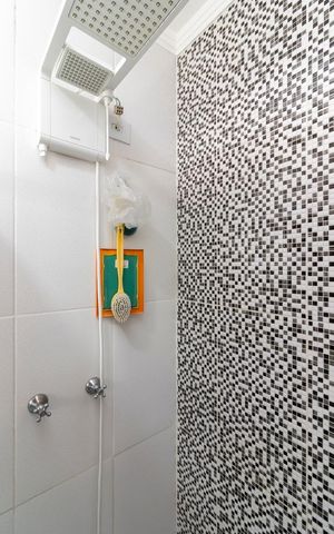 Casa de condomínio à venda com 98m², 3 quartos e 2 vagas Casa de condomínio à venda com 98m², 3 quartos e 2 vagasBanheiro da Suíte
