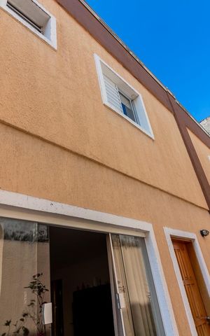 Casa de condomínio à venda com 98m², 3 quartos e 2 vagas Casa de condomínio à venda com 98m², 3 quartos e 2 vagasFachada da Casa