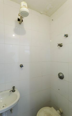Apartamento à venda com 80m², 2 quartos e 1 vaga Apartamento à venda com 80m², 2 quartos e 1 vagaBanheiro de serviço