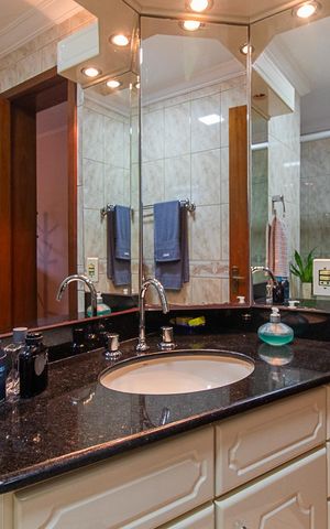 Apartamento à venda com 235m², 3 quartos e 2 vagasBanheiro da Suíte 3