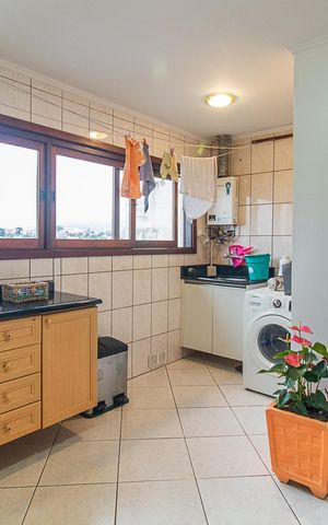 Apartamento à venda com 235m², 3 quartos e 2 vagasÁrea de Serviço