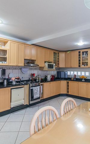 Apartamento à venda com 235m², 3 quartos e 2 vagasCozinha