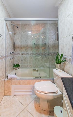 Apartamento à venda com 235m², 3 quartos e 2 vagasBanheiro da Suíte 3