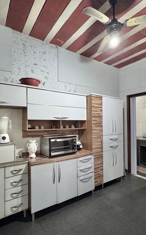 Casa à venda com 215m², 4 quartos e 1 vagaCozinha